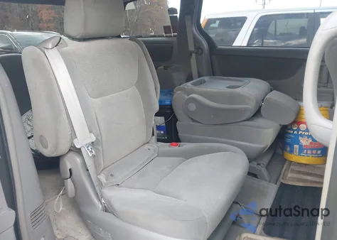 2005 Toyota Sienna Le из США, поврежденный, VIN 5TDBA23C35S044327